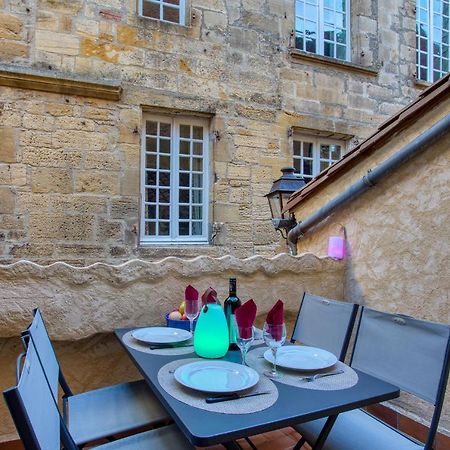 Chez Alice Appartement En Plein Centre Ville Sarlat Esterno foto