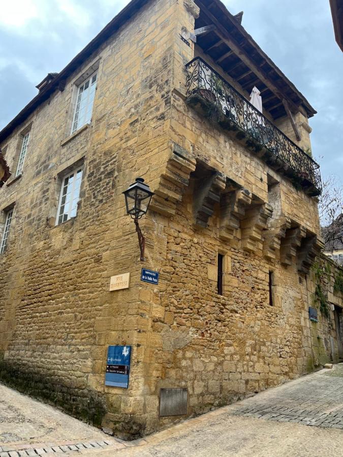 Chez Alice Appartement En Plein Centre Ville Sarlat Esterno foto