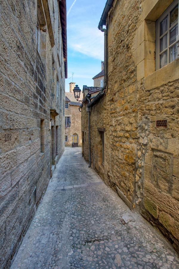 Chez Alice Appartement En Plein Centre Ville Sarlat Esterno foto